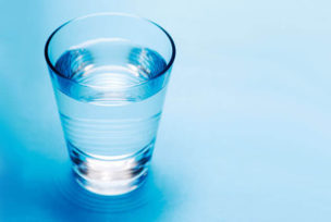 コップ1杯の水